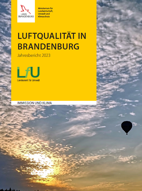 Bild vergrößern (Bild: Titelbild -  Heißluftballon vor Lichtspiel am Abendhimmel )