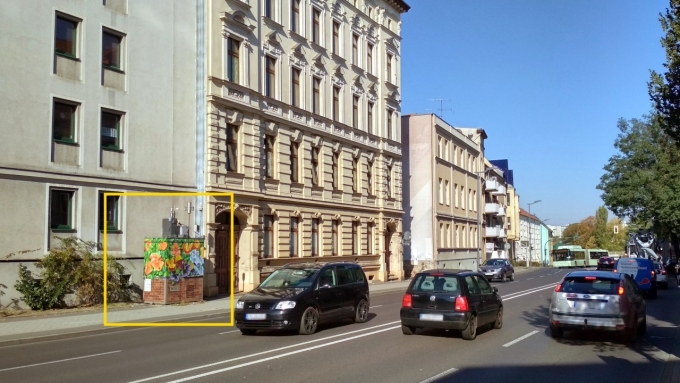 Foto der Messstation Frankfurt (O), Leipziger Straße  in verkehrsnaher Stationsumgebung am Rande einer vielbefahrenen vierspurigen Straße